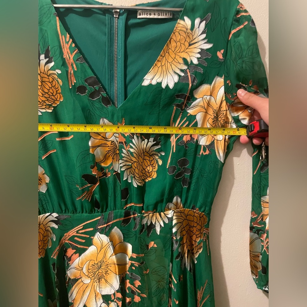 Alice and Olivia CoCo Plunging V-neck midi Dress in green yellow multi size 6 - Picture 8 of 11